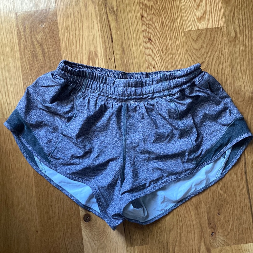 Lululemon Hotty Hot Shorts 2.5